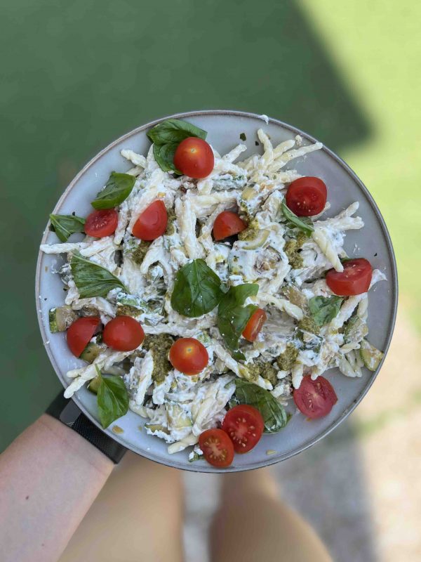 Trofie con ricotta, pesto, zucchine, pendolini e basilico